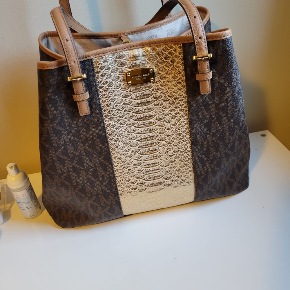 Handbag